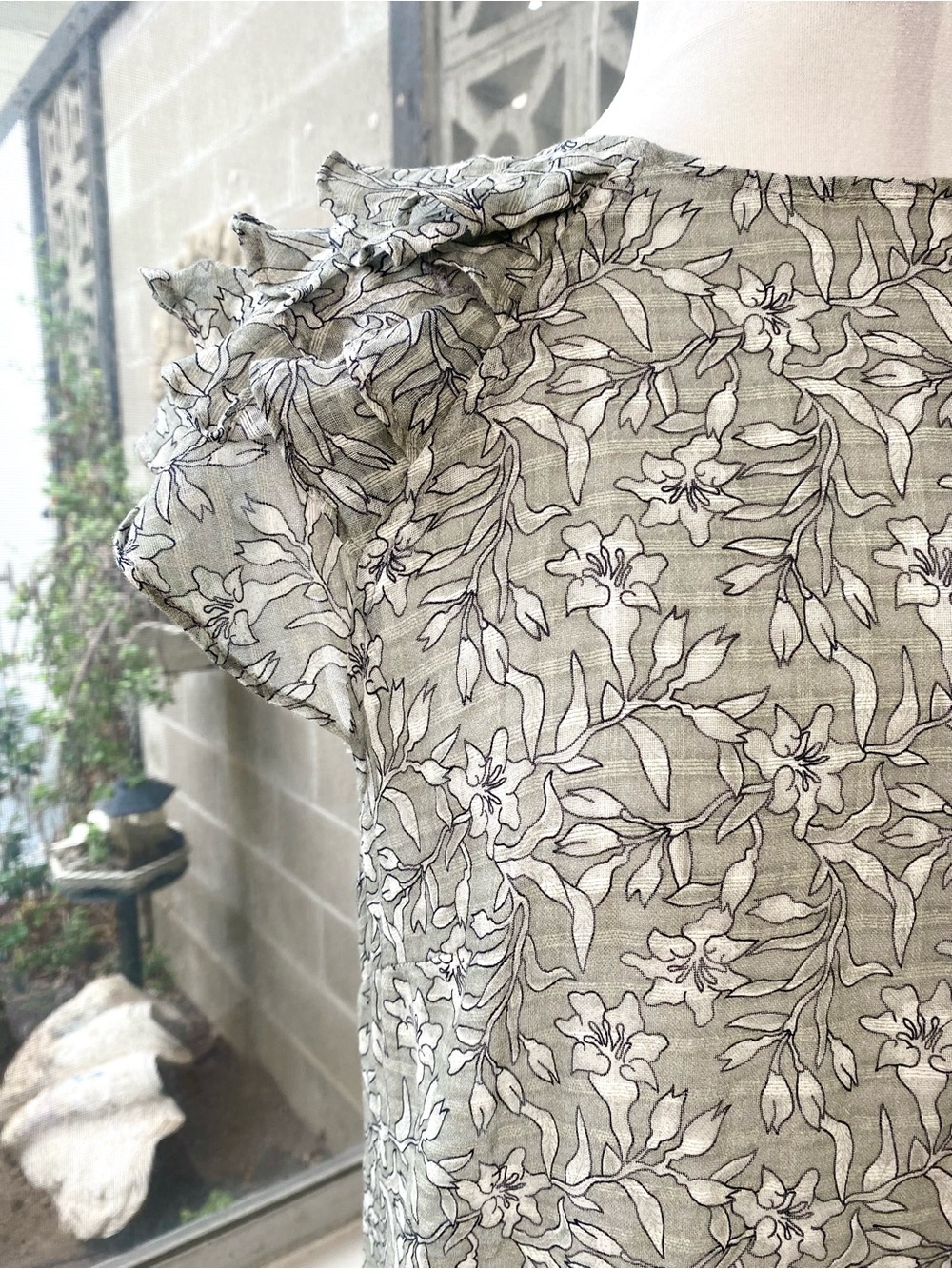 Nation LTD NWT Sarina Ruffle Sleeve Gauze Floral Garden Top, Size S - Picture 3 of 13